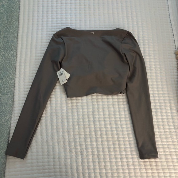 NWT Abercrombie YPB ScultpLux Ruched Long Sleeve Crop Top - Picture 3 of 4
